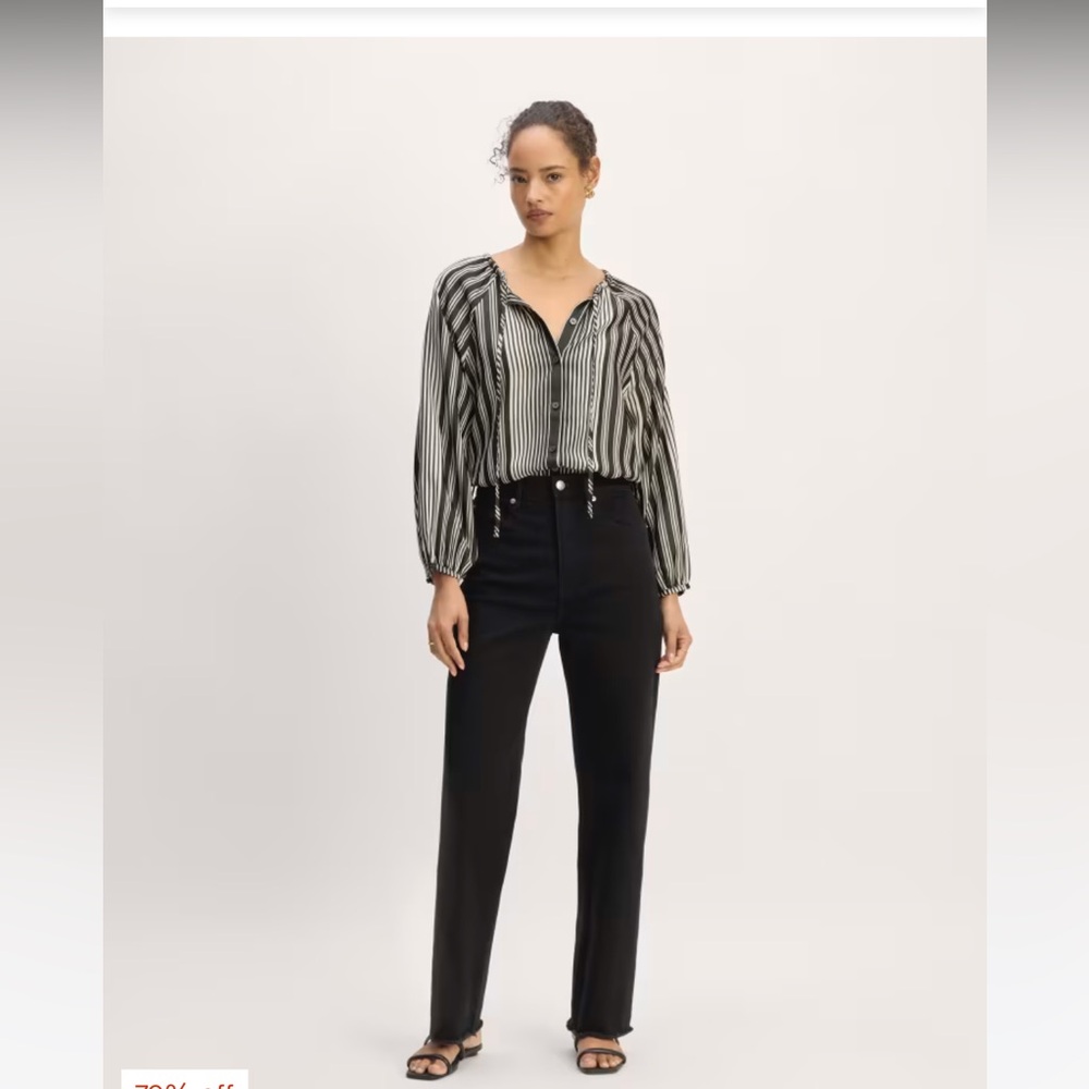 Everlane The Gathered Shirt in Butterlite size large. Black and white